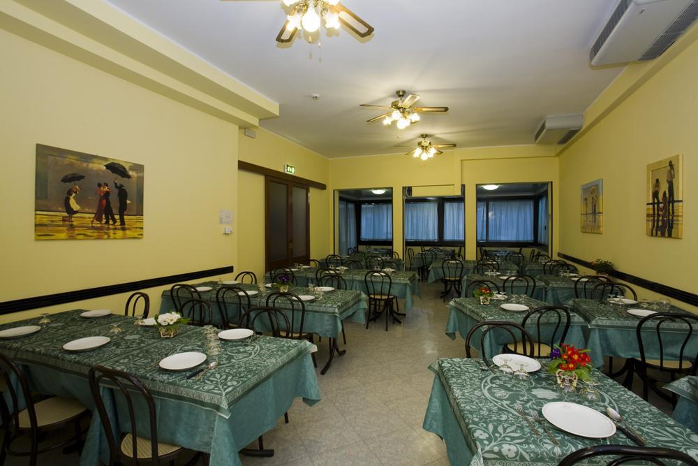 Hotel Andrea'S 里米尼 外观 照片
