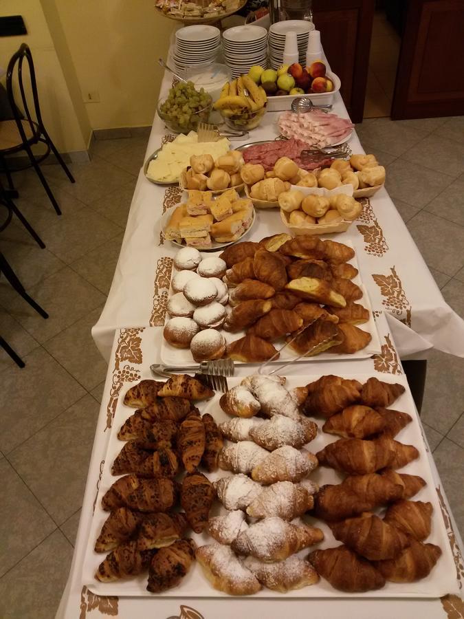 Hotel Andrea'S 里米尼 外观 照片
