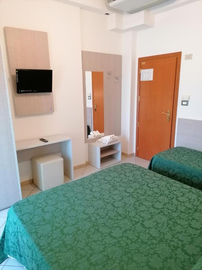 Hotel Andrea'S 里米尼 外观 照片