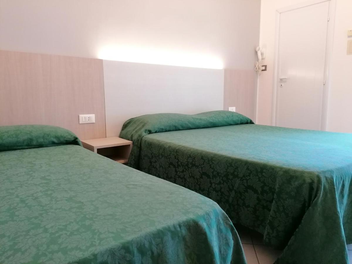 Hotel Andrea'S 里米尼 外观 照片
