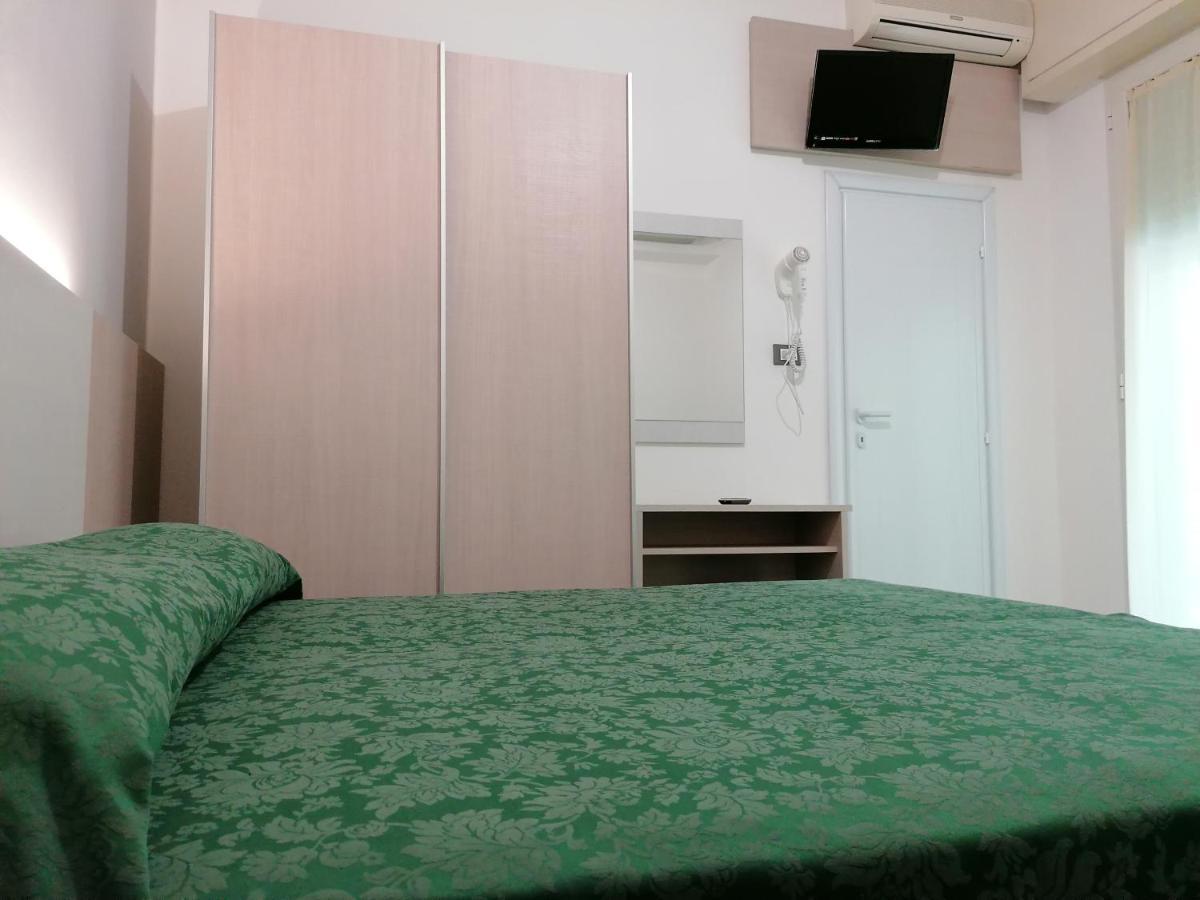 Hotel Andrea'S 里米尼 外观 照片